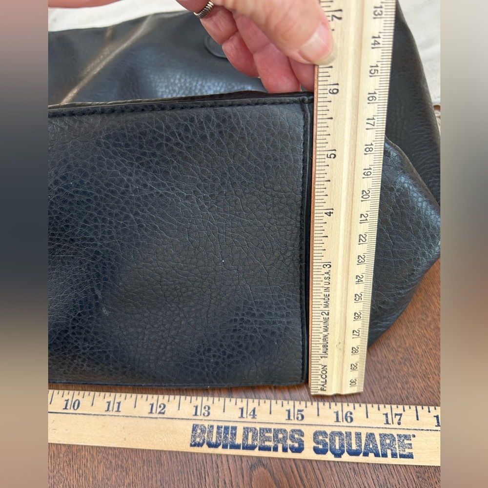 ROXY large BlackTote Bag, double handle, secure cinch up snap system. - Picture 8 of 10
